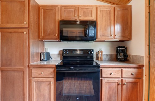 South Fork Cabin | Creekside cabin with private hot tub, washer/dryer, WiFi & wood fireplace