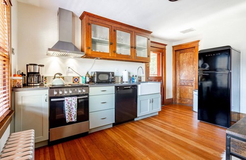 Jeffersonville House | Creekside Cottage