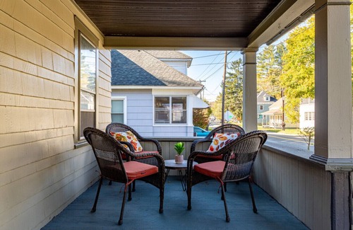 Jeffersonville House | Creekside Cottage
