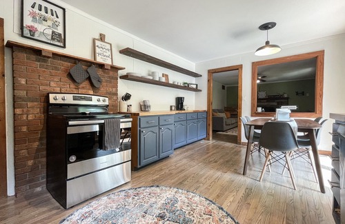 Sylva House | Creekside cottage central to the best of WNC