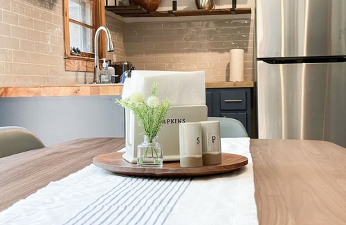Sylva House | Creekside cottage central to the best of WNC