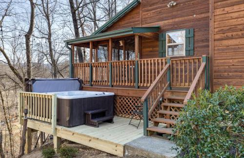Gatlinburg - Pigeon Forge House | Creekside Cottage is peaceful welcoming dog friendly cabin with amazing views of the valley