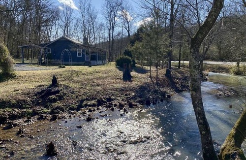 Pegram Cottage | Creekside Cottage Near Nashville- Pet Friendly!