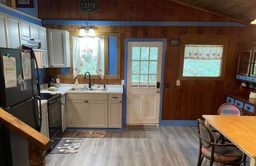Bryson City Cottage | Creekside Cottage