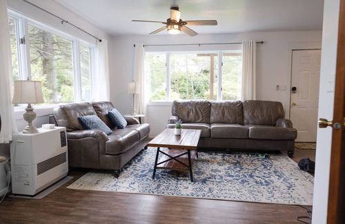 Ketchikan House | Creekside Cottage