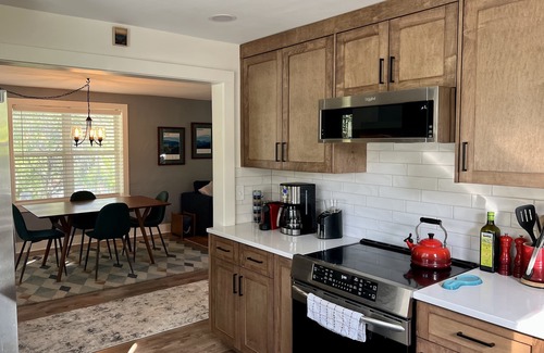 Fairview Cottage | Creekside Cottage w/Hot Tub near Asheville, Pet-Friendly
