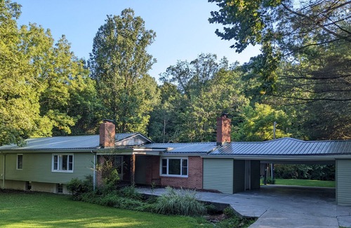 Staffordsville House | Creekside getaway with firepit-- 40 min from Virginia Tech