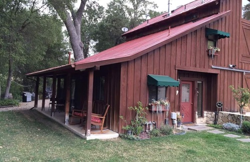 Paso Robles Apartment | Creekside King Suite + Patio on Vineyard
