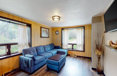 Harshaw House | Creekside Living | House in Harshaw on Bearskin Creek with firepit & fireplace