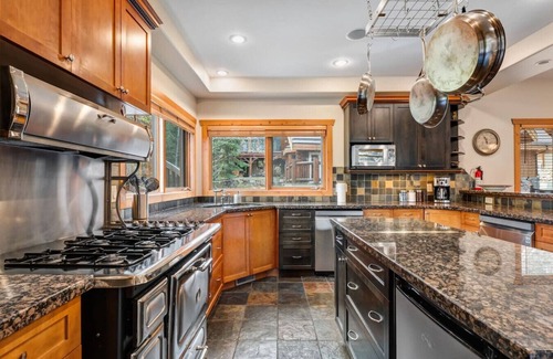 Forest Ridge Estates Apartment | Creekside Lodge | Hot Tub | Ski-Out | Pool Table
