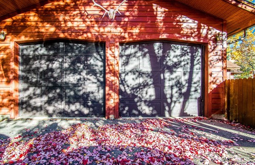 Hailey House | Creekside on Quigley - 3BD Private Home on trails + Hot Tub