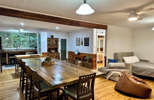 Lamington Cottage | Creekside Rainforest Retreat, perfect for groups seeking a nature getaway.