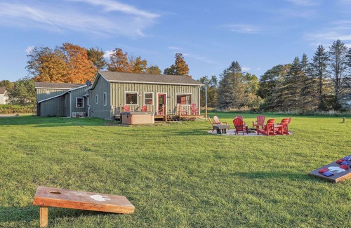 Great Valley Cabin | Creekside Ranch 9 Miles to Ellicottville w/Hot Tub