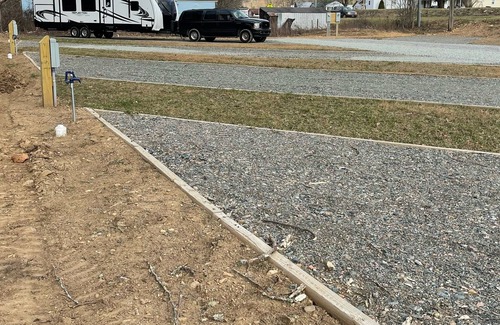 Mountain City RV Rental | Creekside RV Site A1 * Full Hookup