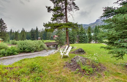 Silver Gate Cabin | Creekside Silver Gate Getaway w/Fireplace!