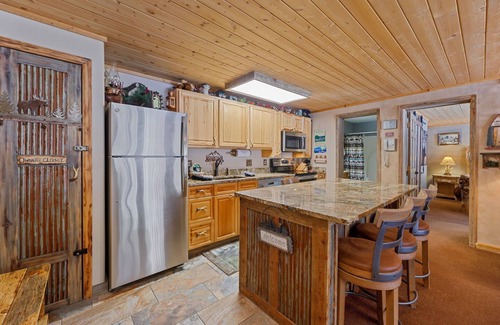 Fall River Estates Condo | Creekside Suite 07 River View!
