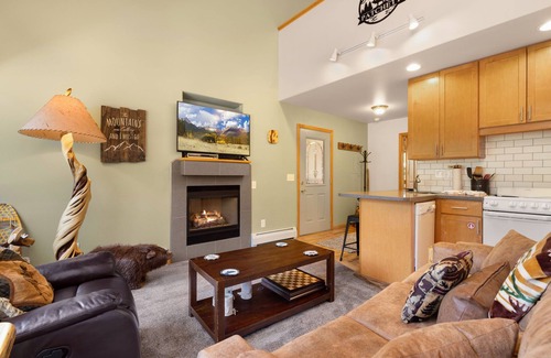 Fall River Estates Condo | Creekside Suite 19 River View!