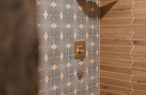 Eagle Terrace Hotel | Creekside Villa