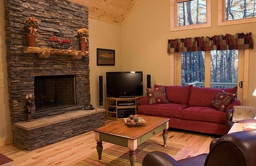 Wildwood Mountain Cabin | Creekview Cabin - Bright, Airy, Peaceful & close to Highlands and Cashiers
