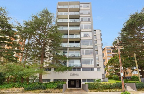 Cremorne Apartment | Cremorne- HARIS- Harrison St - 2BR Apartment with Stunning Harbour Views Balcony Near Neutral Bay