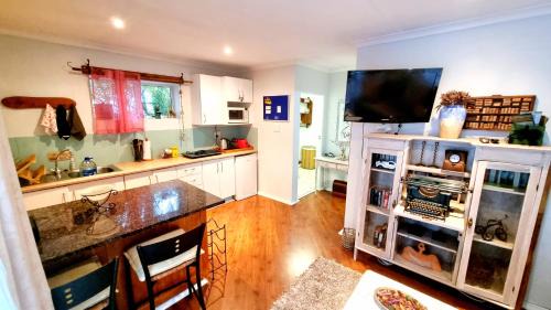 Hunter's Home Apartment | Crescent cottage