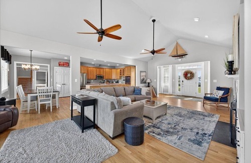 Twin Oaks House | Crescent Cove: Luxury Lake Anna Retreat for 18 with Sandy Beach & Hot Tub