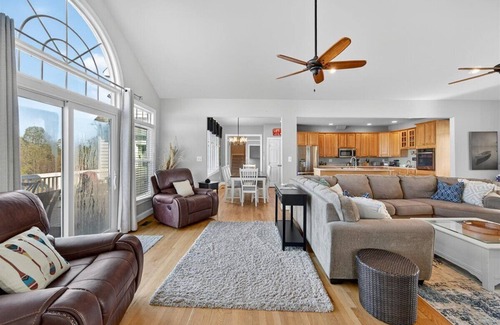 Twin Oaks House | Crescent Cove: Luxury Lake Anna Retreat for 18 with Sandy Beach & Hot Tub