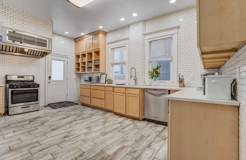 Central Colorado Springs House | Crescent Estate! Mtn Views, Walk DT, Golf, Hot Tub