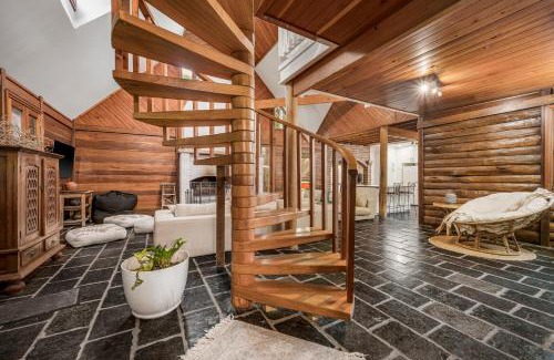 Crescent Head House | Crescent Lodge 307 Loftus Rd