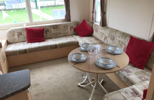 Cresswell House | Cresswell Towers Caravan Pet friendly - 500 yards to beach.