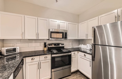 Old Fourth Ward Apartment | Crest at Midtown 1413 l 1 Bedroom 1 Bathroom