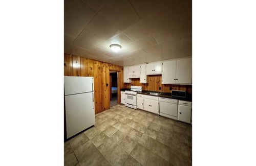 Crestline Apartment | Crest Lodge Historic Mountain Inn - Twin Peaks B