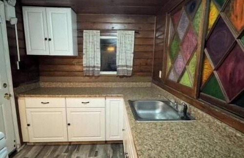 Crestline Apartment | Crest Lodge Historic Mountain Inn - Twin Peaks B