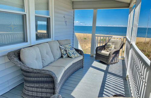 Willoughby Spit House | Crest of a Wave! The Little OV Beach House! Kayak, Swim!