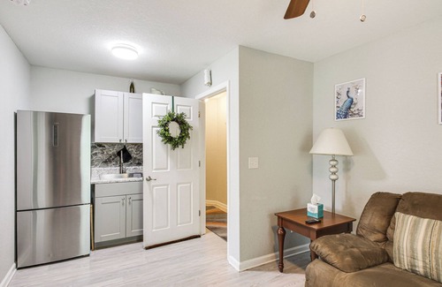 Crestview House | Crestview Family Home: Screened Porch & Games!