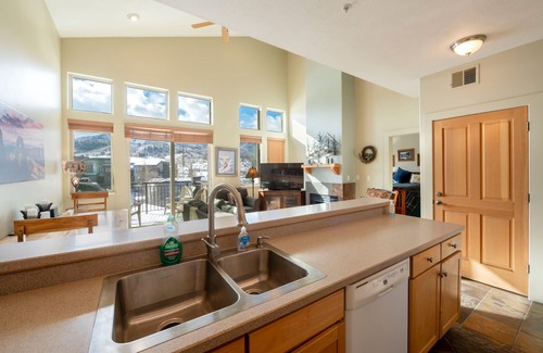 Kimball Junction Condo | Crestview Large 2BR/2.5BA with loft - great for families