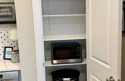 Crestview Apartment | Crestview Walkup - North Central Austin, Crestview