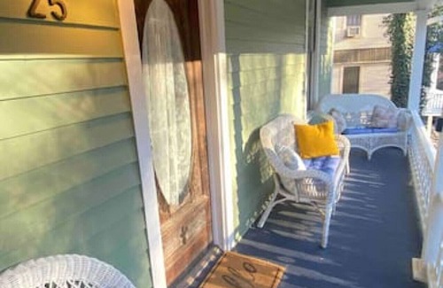 Eureka Springs Historic District House | Cricket Cottage Down Town Eureka Springs