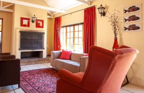 Dullstroom Apartment | Crimson Cottage