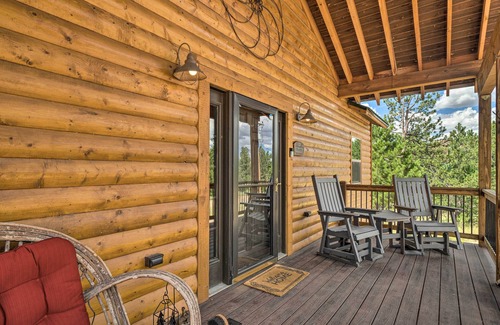 Cripple Creek Cottage | Cripple Creek Mountain Getaway w/Hot Tub & Views!
