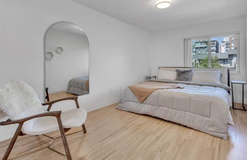 Fairview Apartment | Crisp & Clean 1-BR Condo in Phenomenal Location