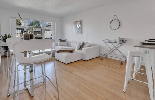 Fairview Apartment | Crisp & Clean 1-BR Condo in Phenomenal Location