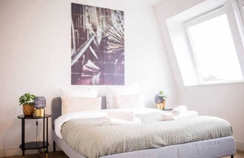 De Bilt Apartment | Crispy 3 Bedroom Serviced Apartment 117m2 -ESS38C-