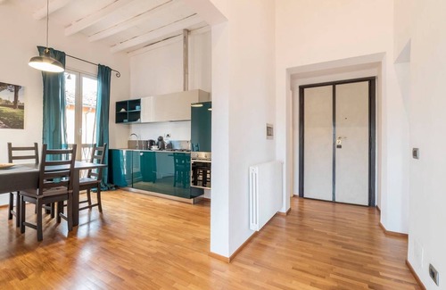 Rione IV Campo Marzio Apartment | Croce Palace unit 8 - private double terrace/a few steps from Spanish Steps