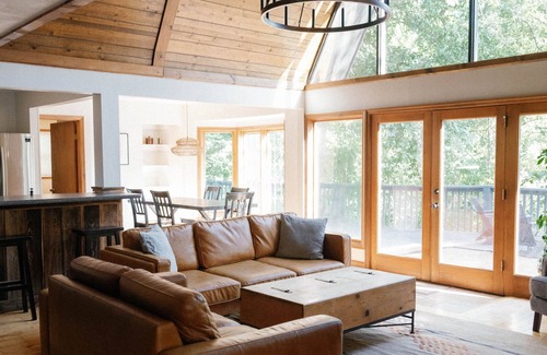 Logan Ski Chalet | Crockett's Cabin, 5 BR A-Frame with accommodations for up to 14 guests