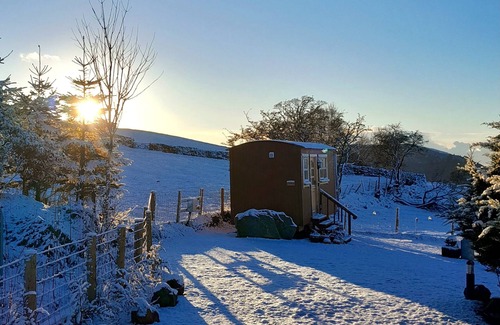 Keswick Cabin | Croft head Shepherd's hut on traditional Lakeland farm