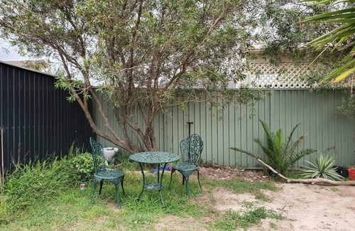 Cronulla Apartment | Cronulla - Charming, Quiet 1 Bedroom Apartment