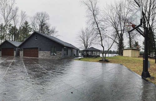 Crivitz Cabin | Crooked Lake Escape