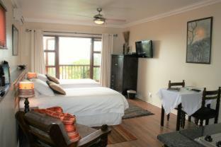 Umhlanga Bed & Breakfast | Crooked Tree Cottage