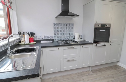 Wooler Cottage | CROSBY COTTAGE, pet friendly, with a garden in Wooler